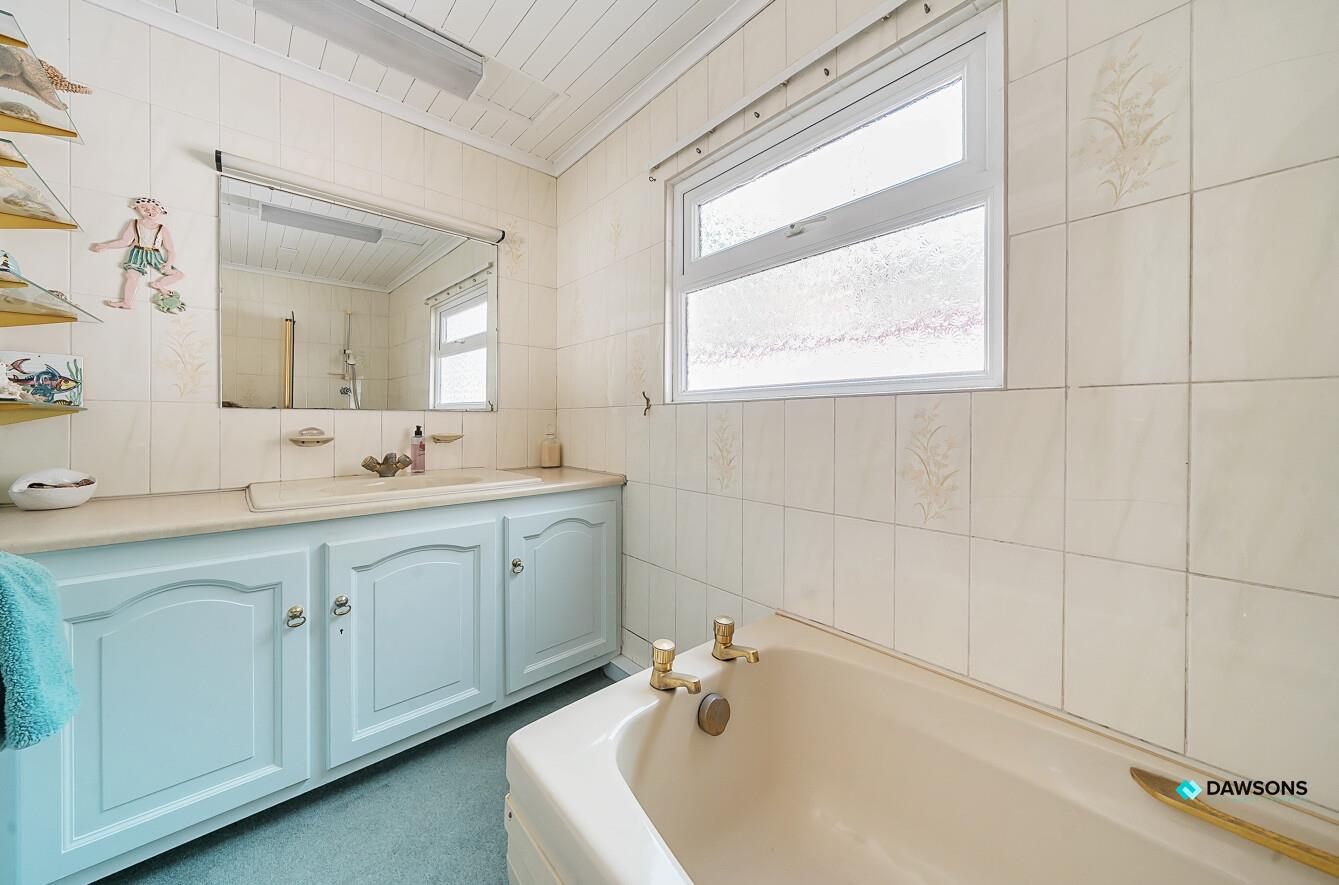 Mumbles Road, Mumbles, Swansea, SA3 4EL